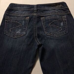 SILVER JEANS Aiko Ripped Denim CAPRI Womens 28 (30) Bermuda Skimmer Crop Jeans